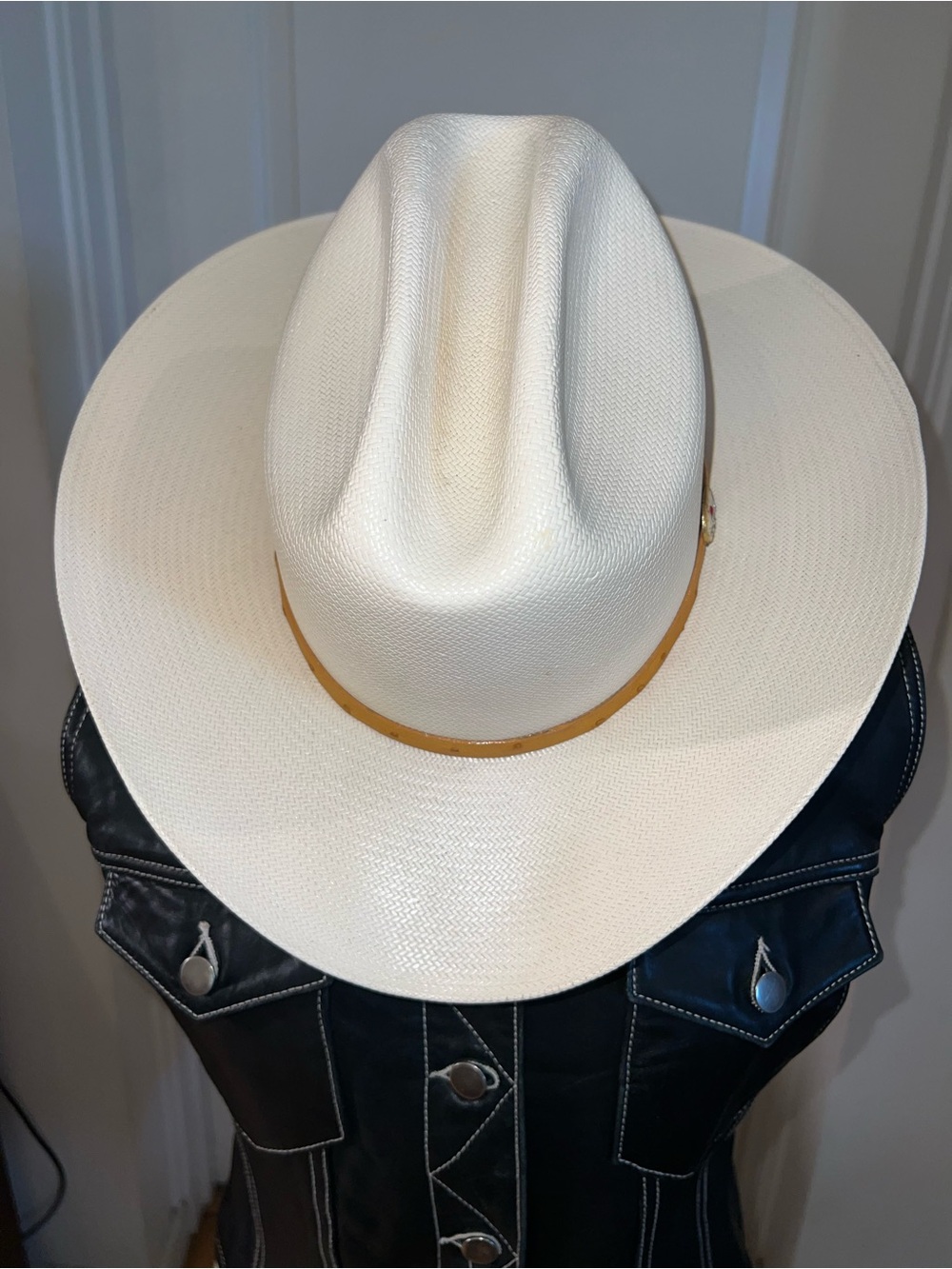 Twin stone 100X Western Hat with Tan Band -Cream color size7 1/4”